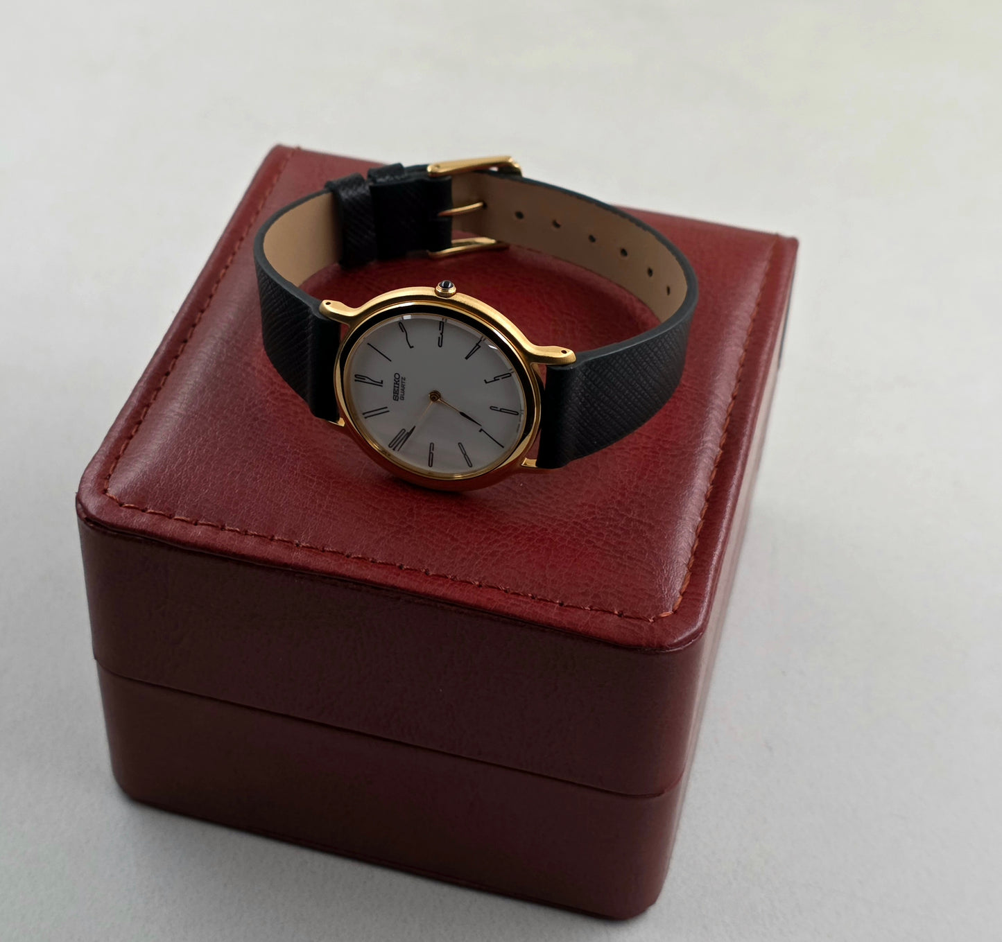 Seiko 5E20-8A20 Ultra-Thin Quartz