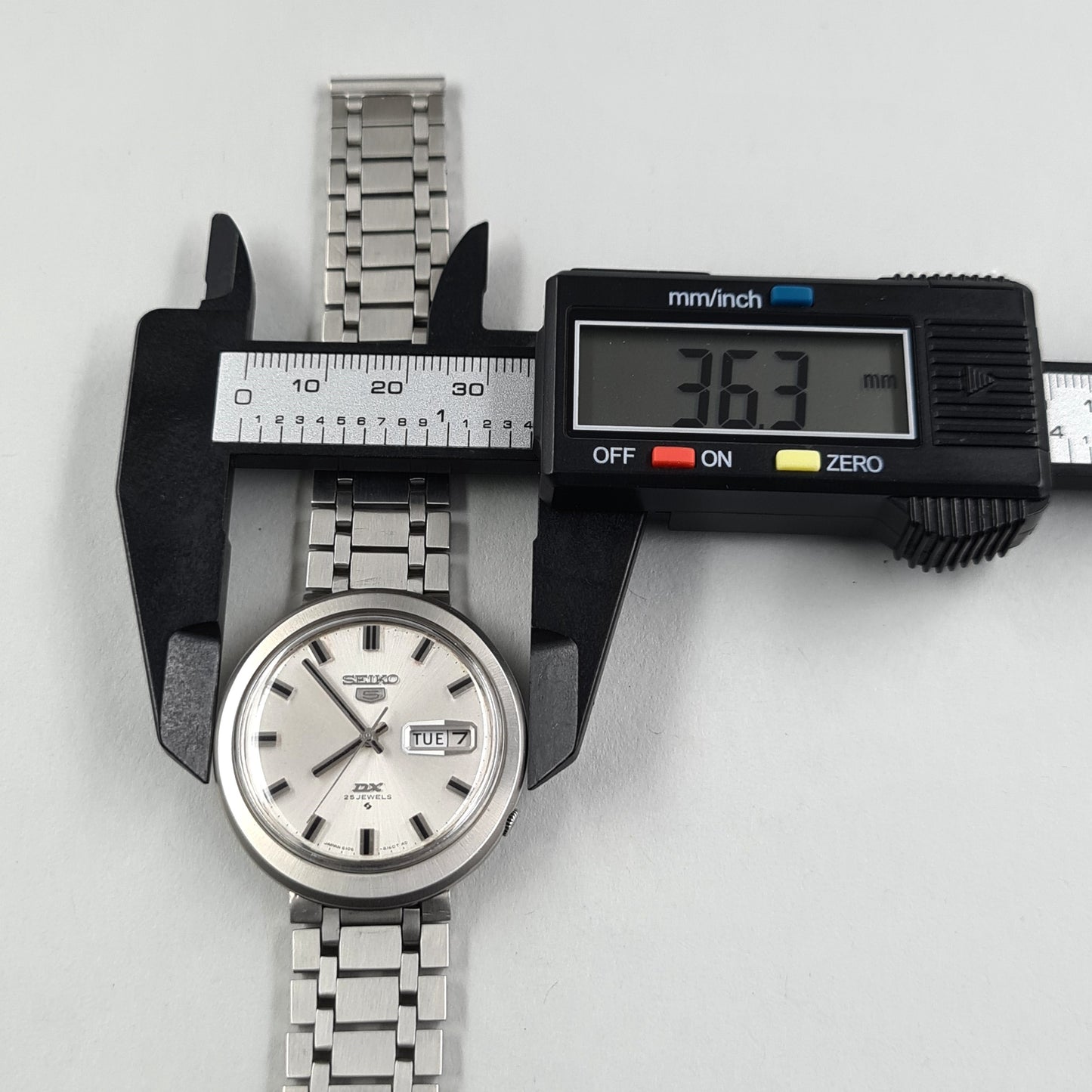 Seiko 5 DX