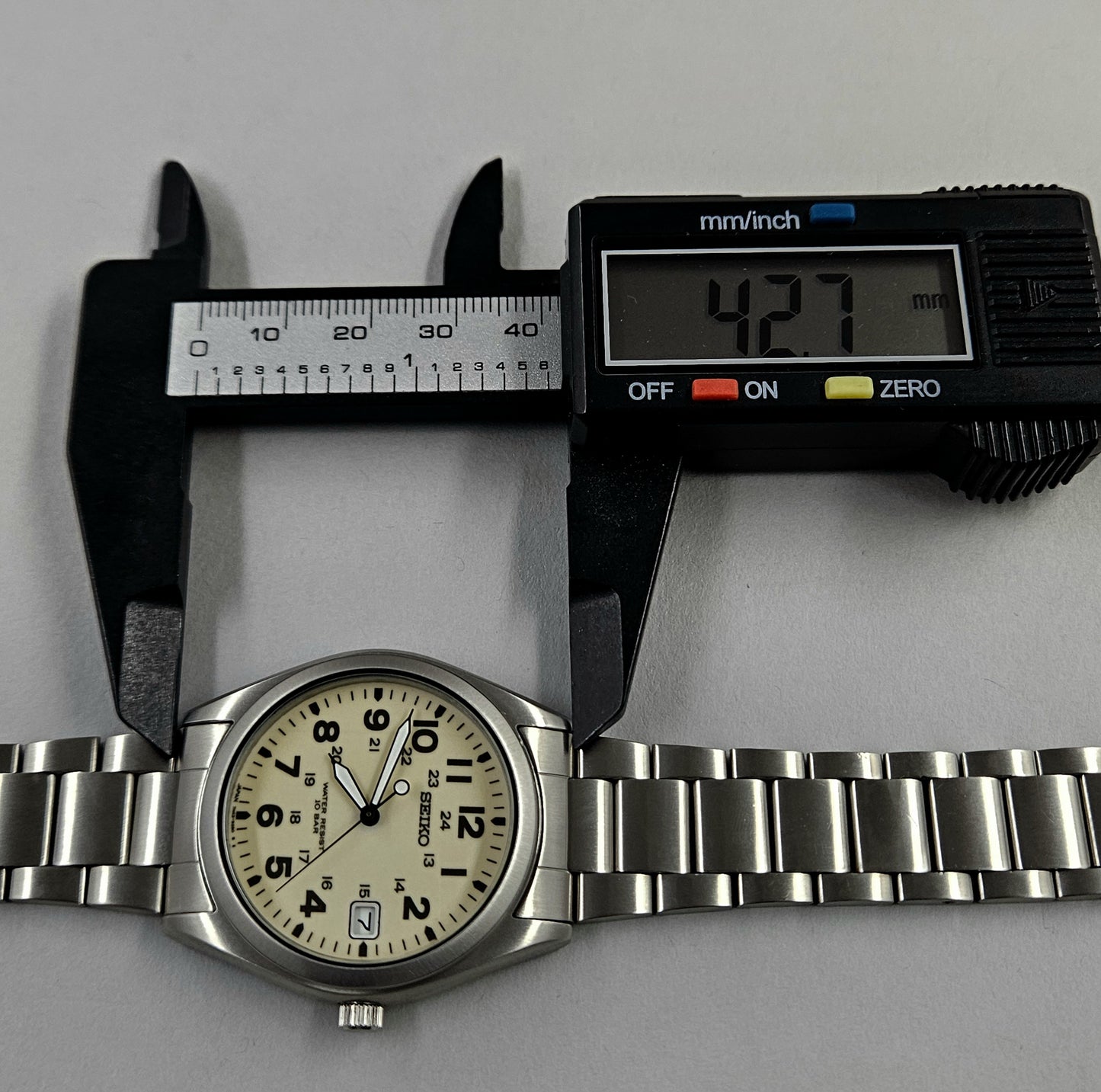 Seiko 7N42-8260