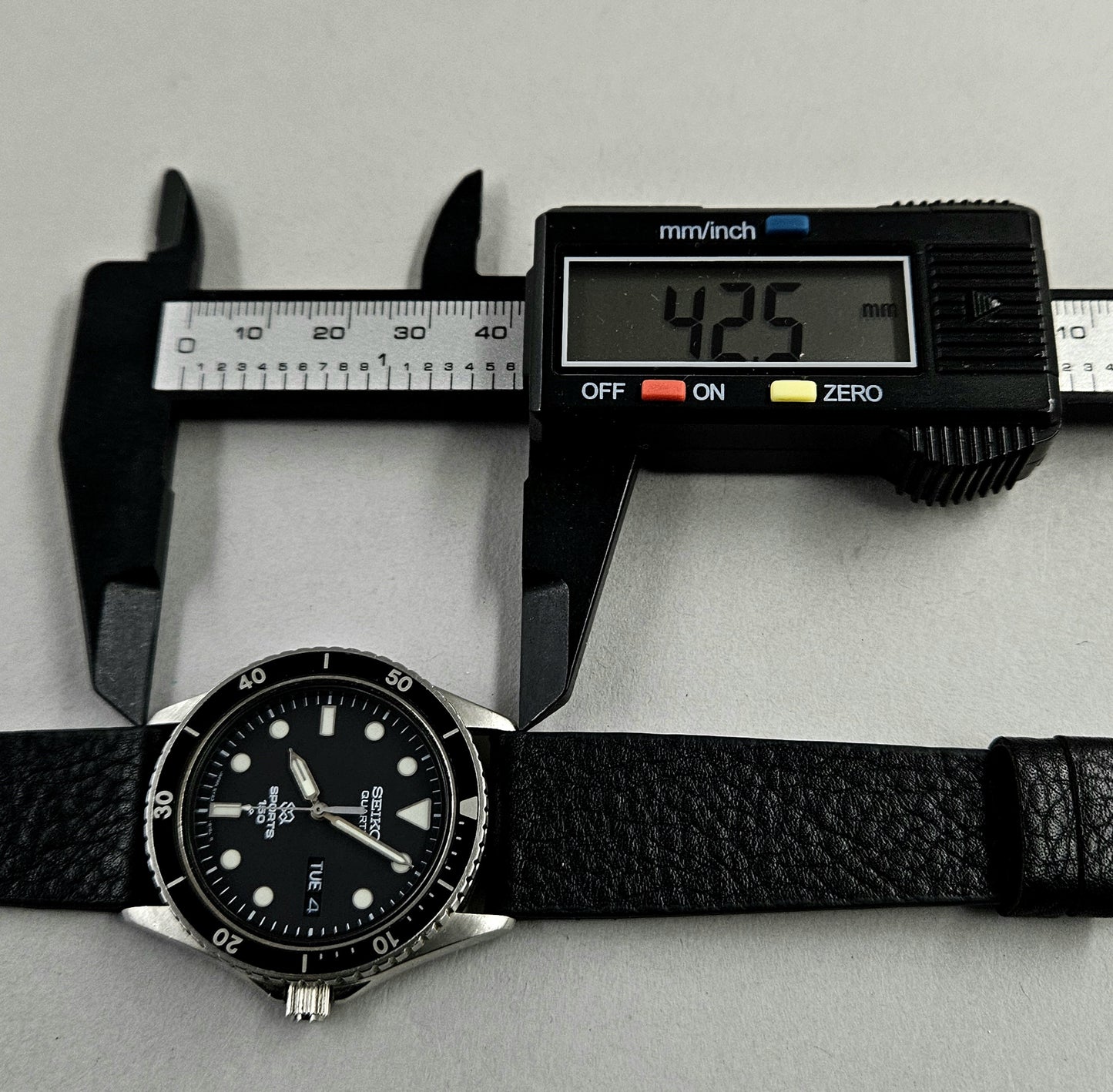 Seiko SQ Sports 150 5Y23-606A