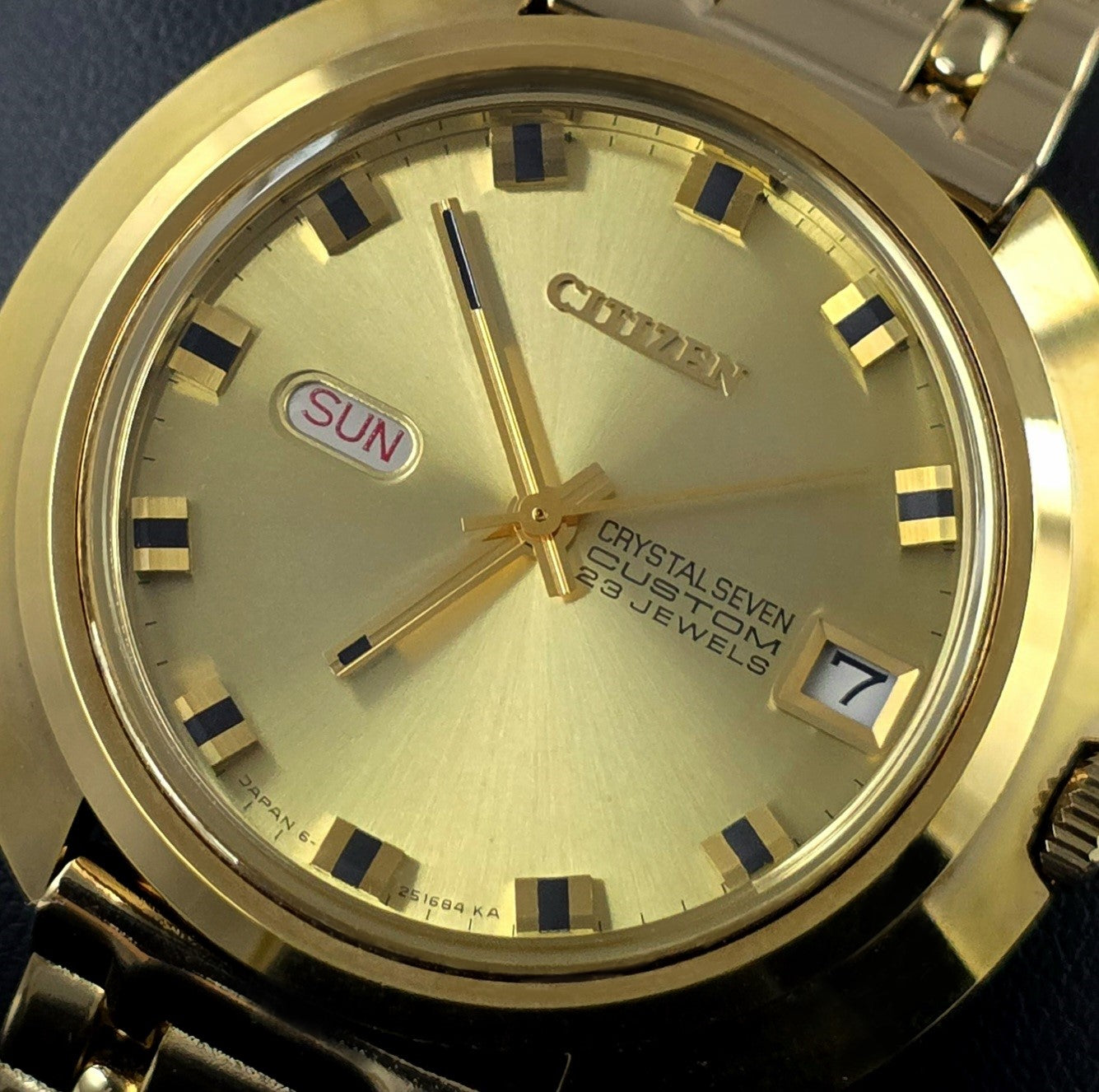 CITIZENのゴールド クリスタル置時計 CITIZEN（シチズン） 4SG679-042 CITIZEN 置時計 パレーユ679 金色仕上