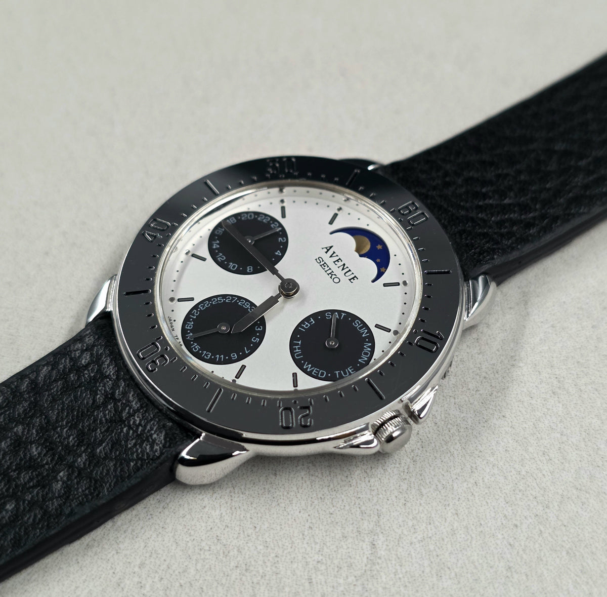 Seiko Avenue Moonphase