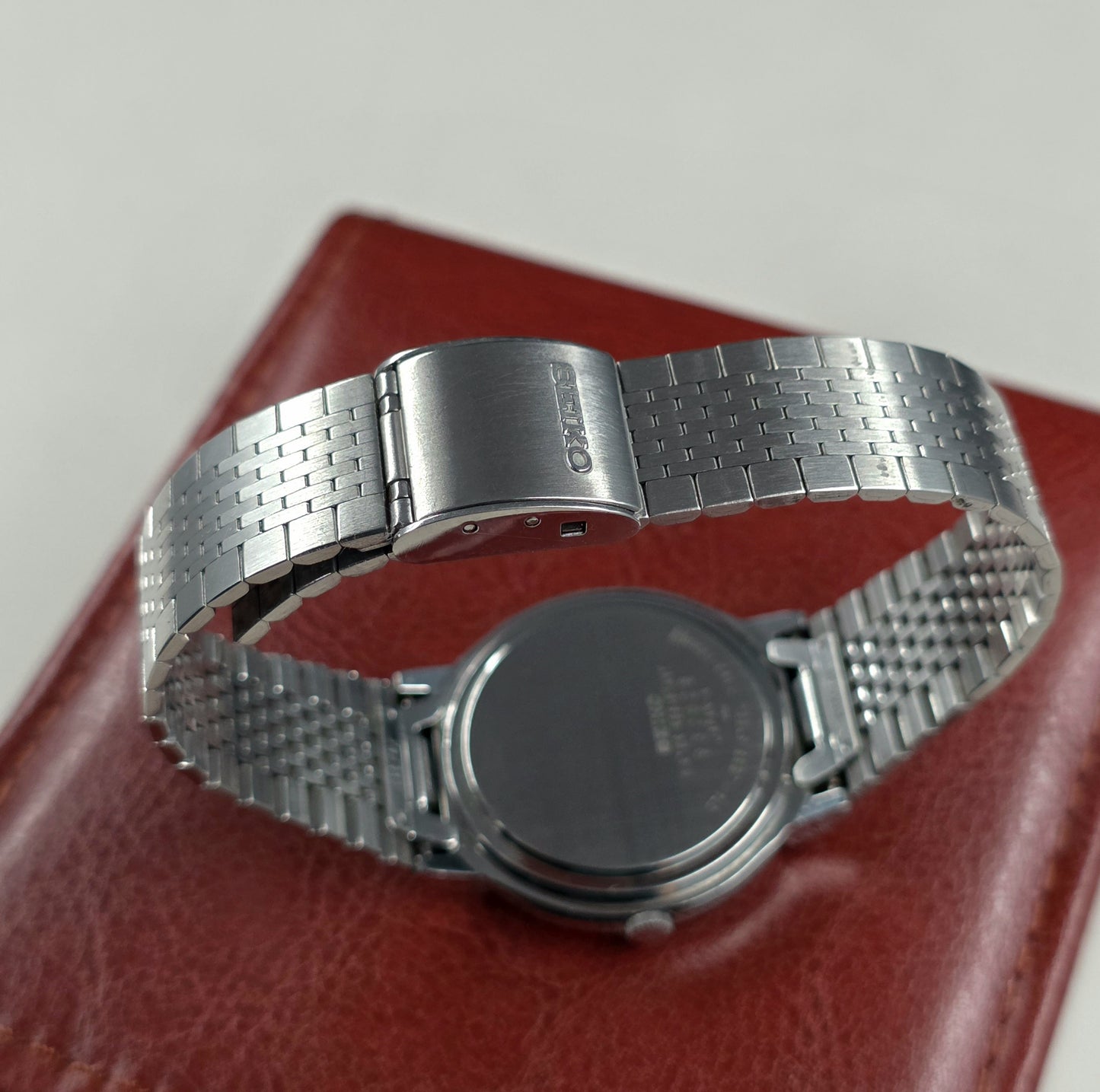 Seiko Lord Quartz 7143-7000