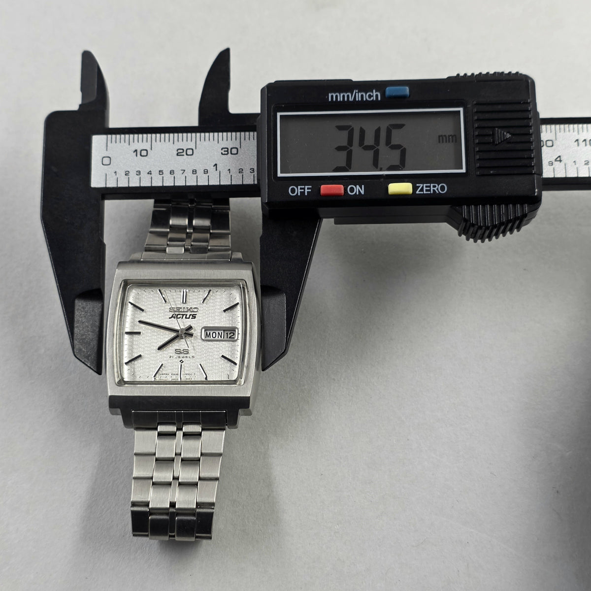 Seiko 5 Actus “Square” Ref. 6306-5000
