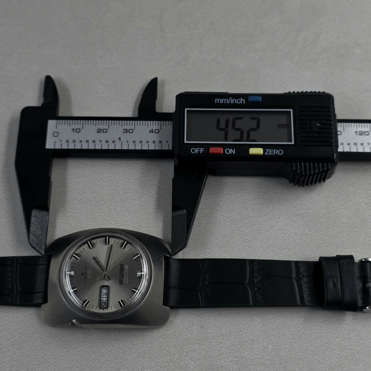 Seiko 5 Actus “Elliptic Case” Ref. 6106-7410