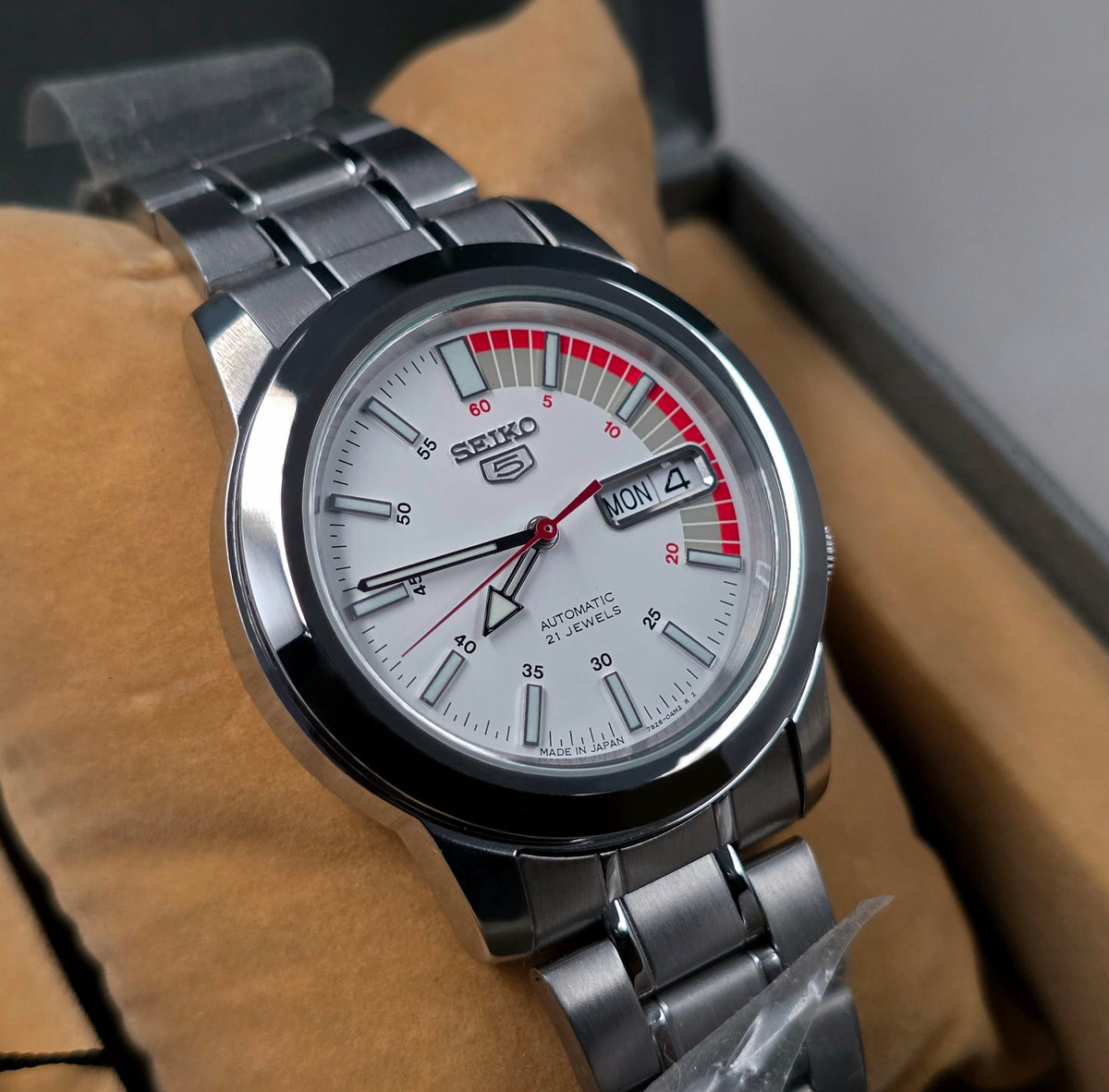 Seiko 5 SNKK25J1 Ref. 7S26-02W0