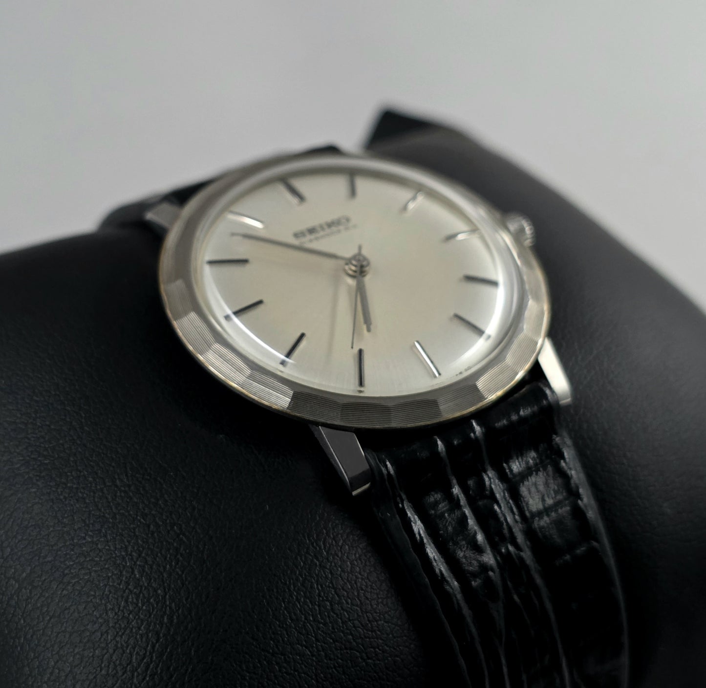 Seiko 6660-7020 - Ultra-Thin