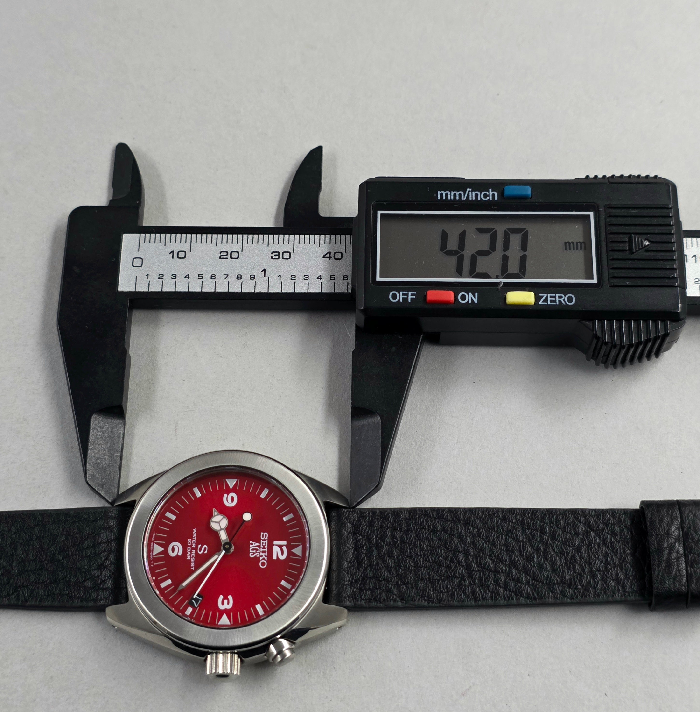 Seiko AGS SUS 5M22-6C30 A Red-Dialled – Turgay's Watches