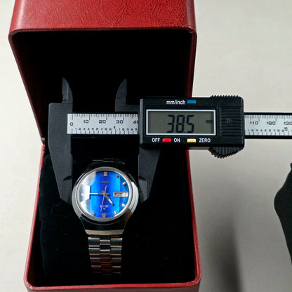 Seiko EL-330 Battery-Powered Watch Ref. 3303-8120E