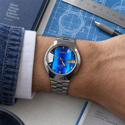 Seiko EL-330 Battery-Powered Watch Ref. 3303-8120E