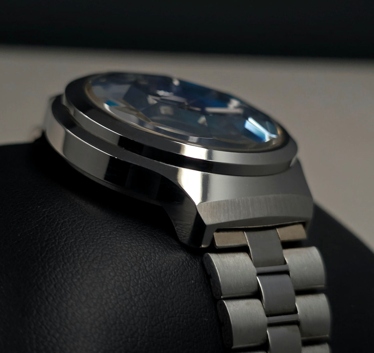 Seiko EL-330 Battery-Powered Watch Ref. 3303-8120E