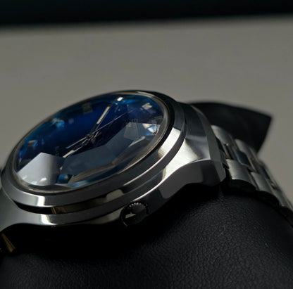 Seiko EL-330 Battery-Powered Watch Ref. 3303-8120E
