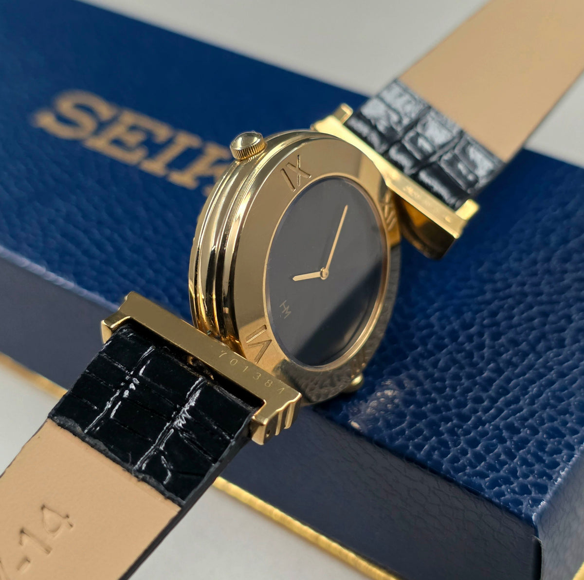 Seiko × Hanae Mori Reversible Ref. 2N20-0070