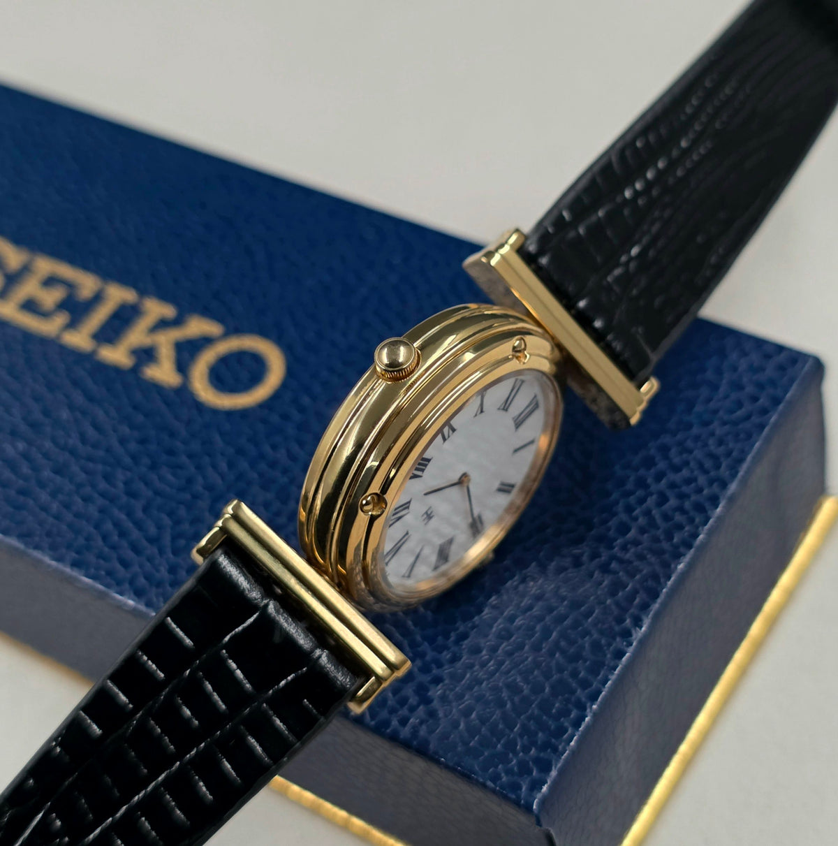 Seiko × Hanae Mori Reversible Ref. 2N20-0070