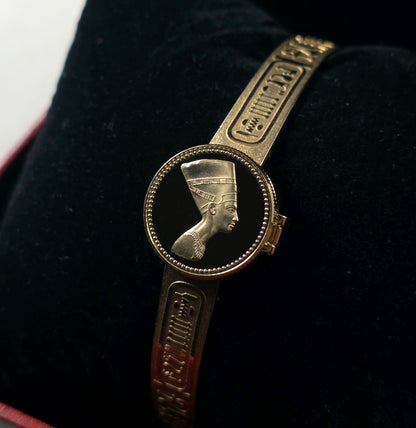 Seiko Golden Nefertiti 1E20-0A20