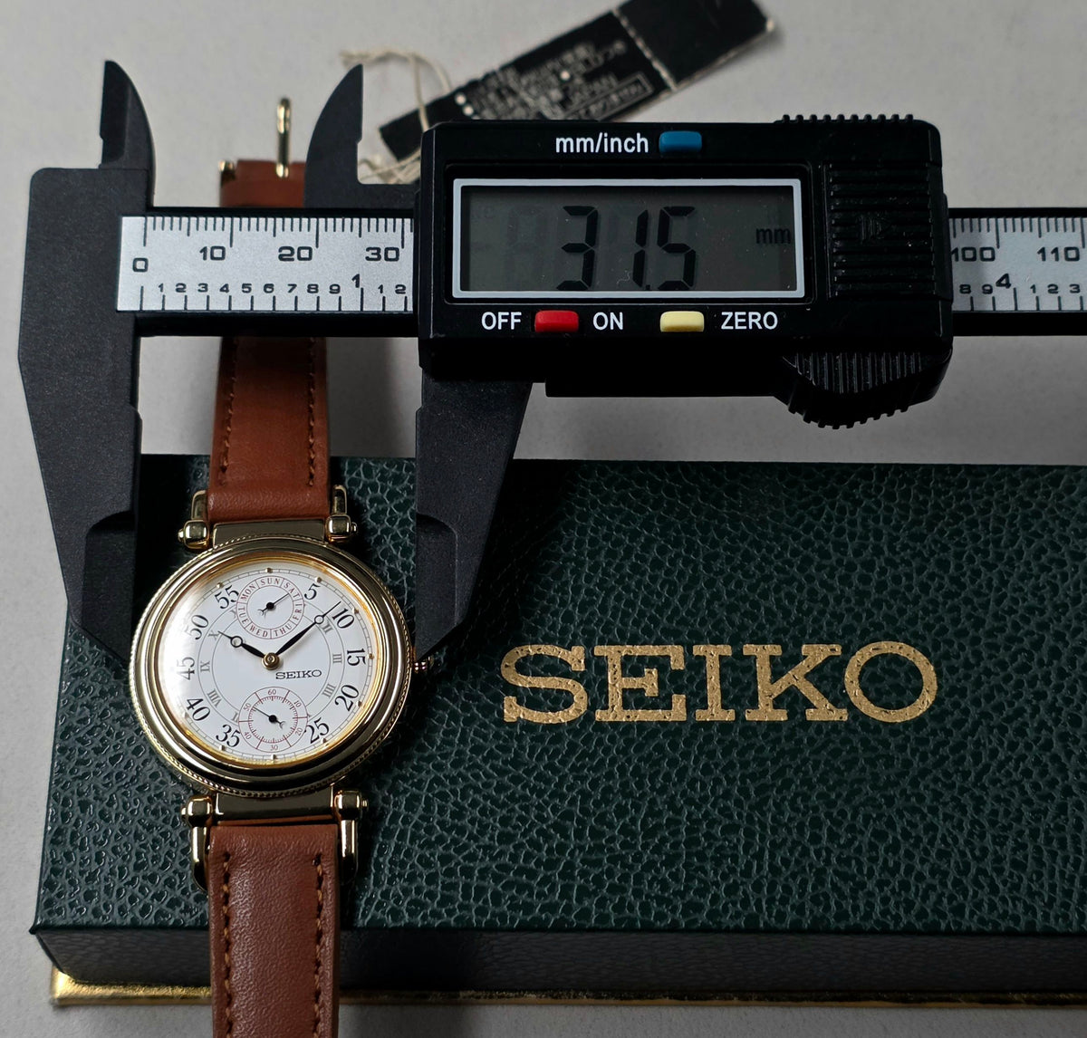 Seiko Nouveau SZKY990 Ref. 8E38-0010