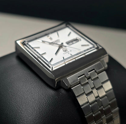 Seiko Quartz Type II Square Ref. 7546-5020