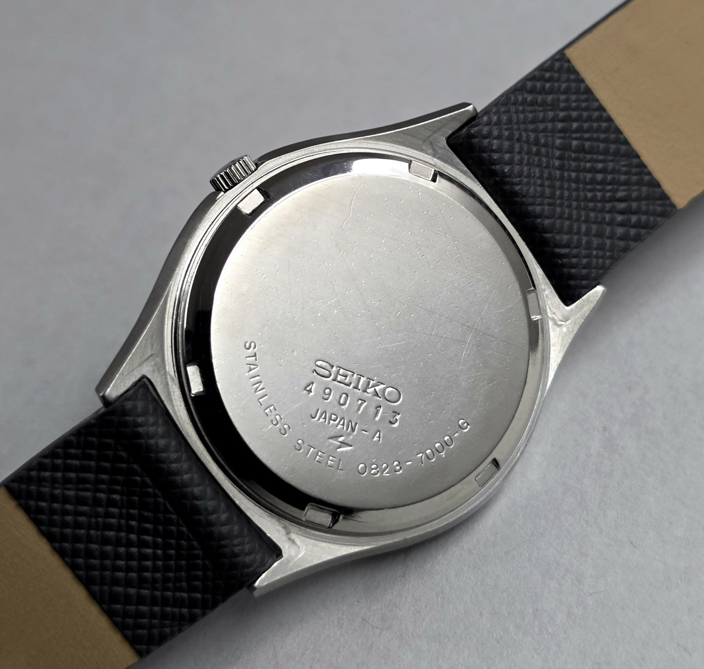 Seiko Quartz QZ 0823-7000