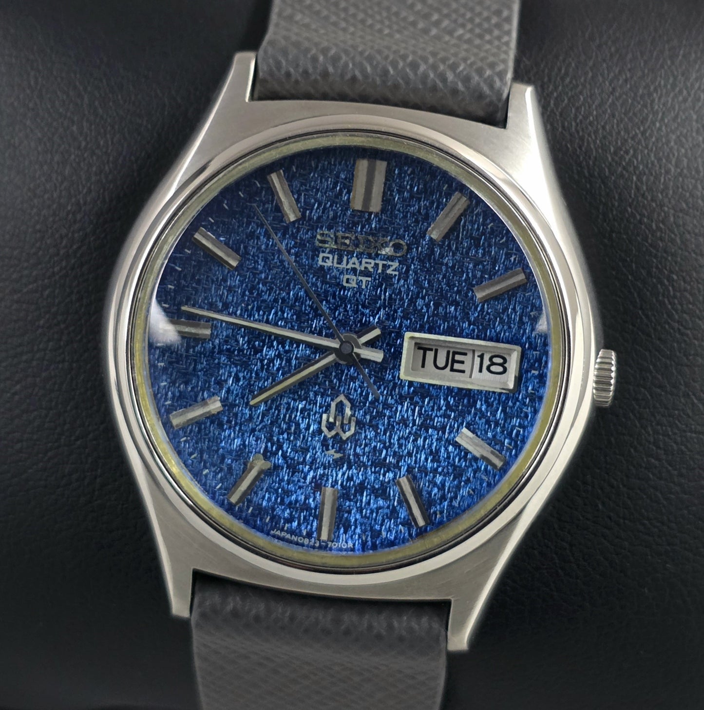 Seiko Quartz QZ 0823-7000