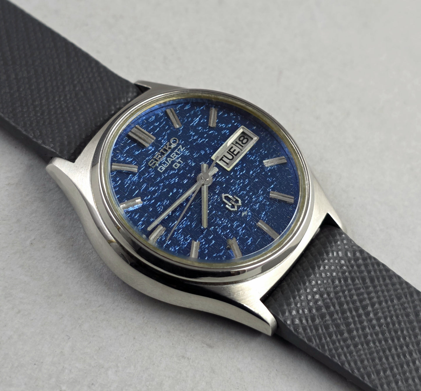 Seiko Quartz QZ 0823-7000