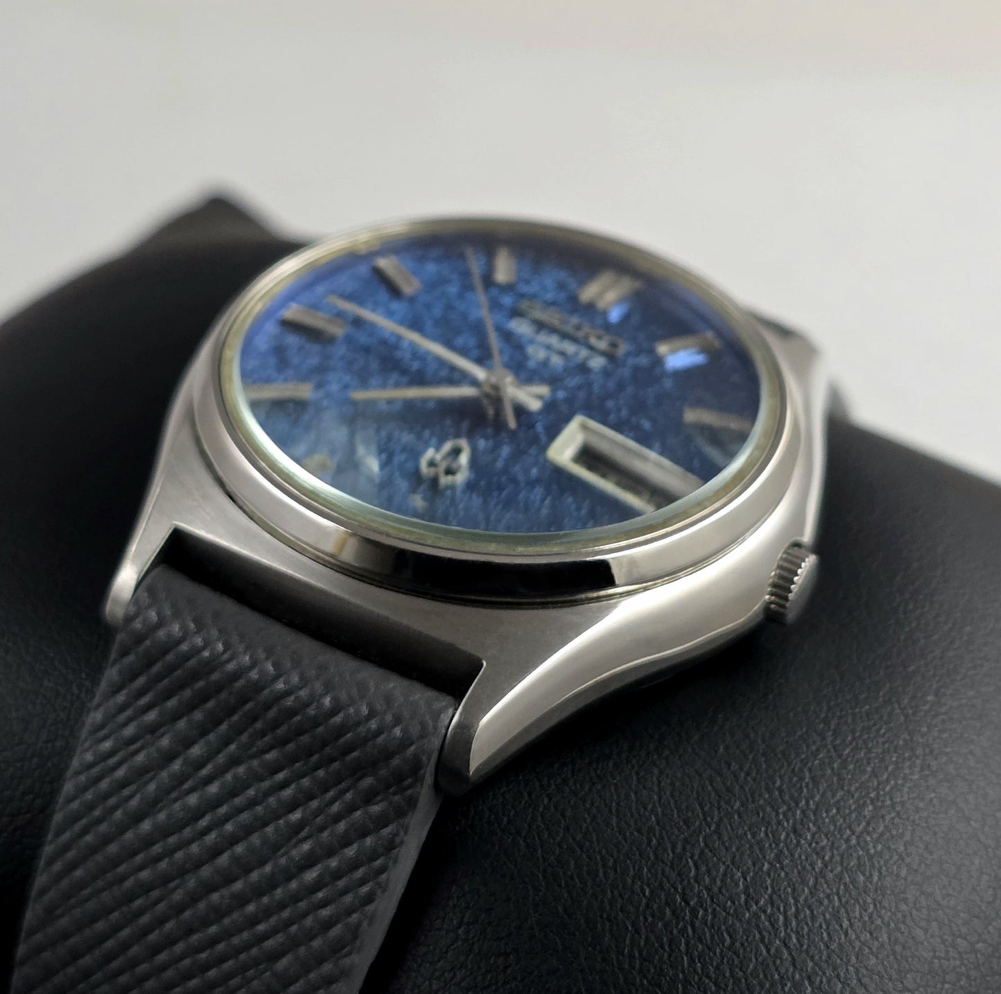 Seiko Quartz QZ 0823-7000