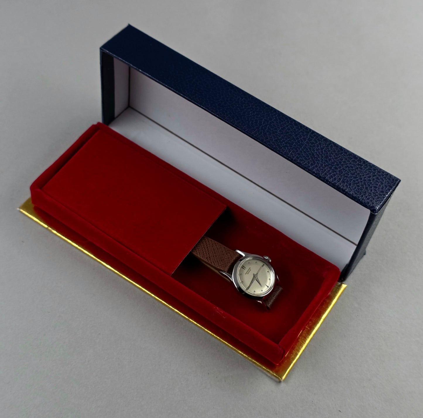 Universal Genève Lady Vintage 27508