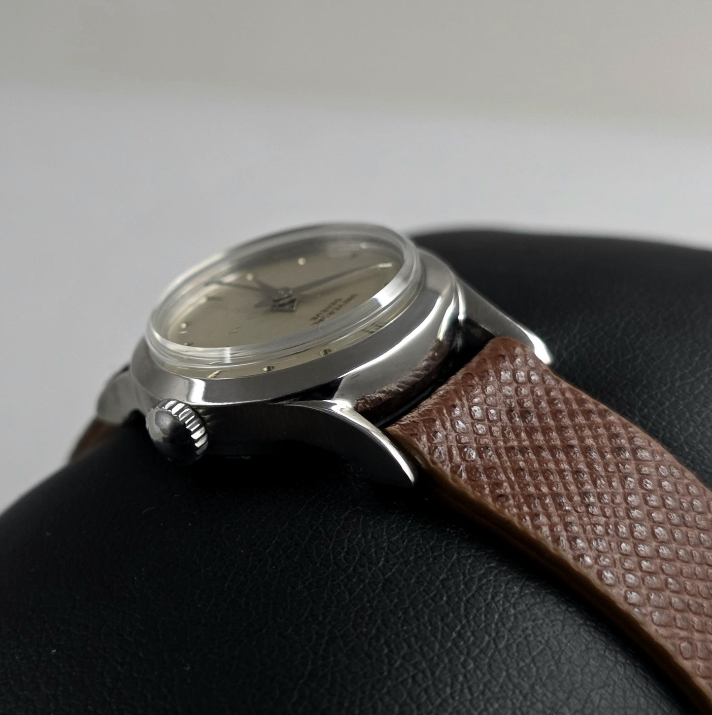 Universal Genève Lady Vintage 27508